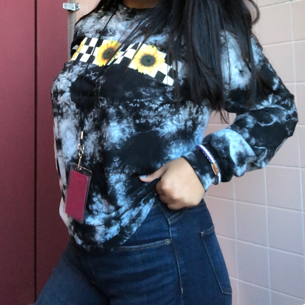 Tie Dye Checkered Print Sunflower Graphic Tee